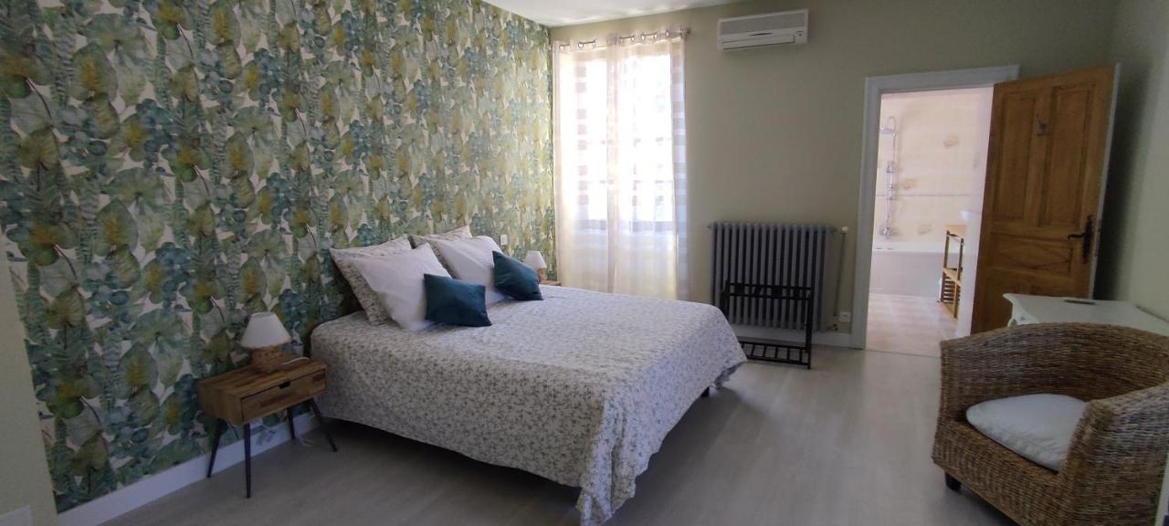 Bed and Breakfast Domaine Les Garrigues Puygaillard-de-Quercy Exteriér fotografie